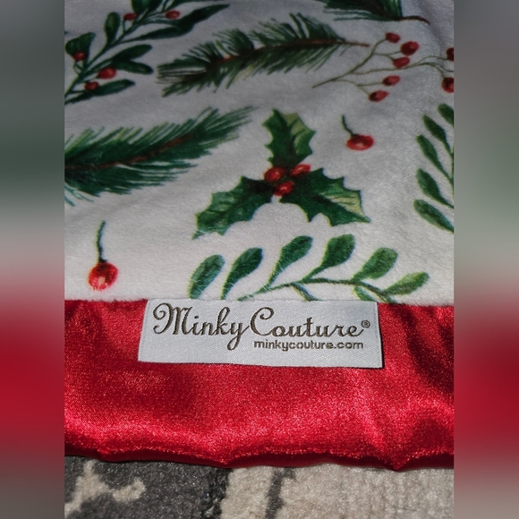 Minky Couture Baby’s Mini Security Blanket With Satin Trim Christmas Pattern - Picture 2 of 6
